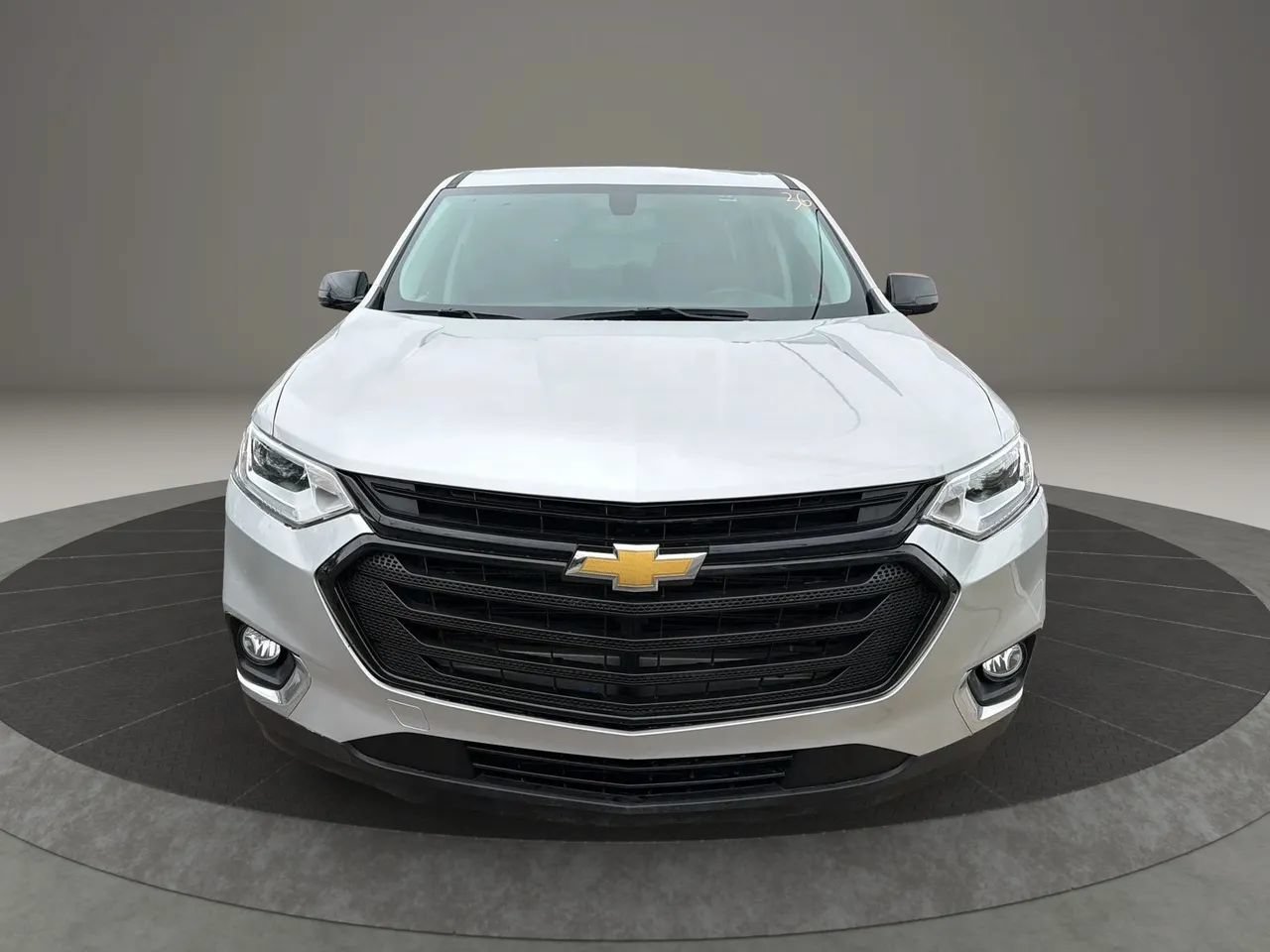 Used 2019 Chevrolet Traverse LS FWD image 2