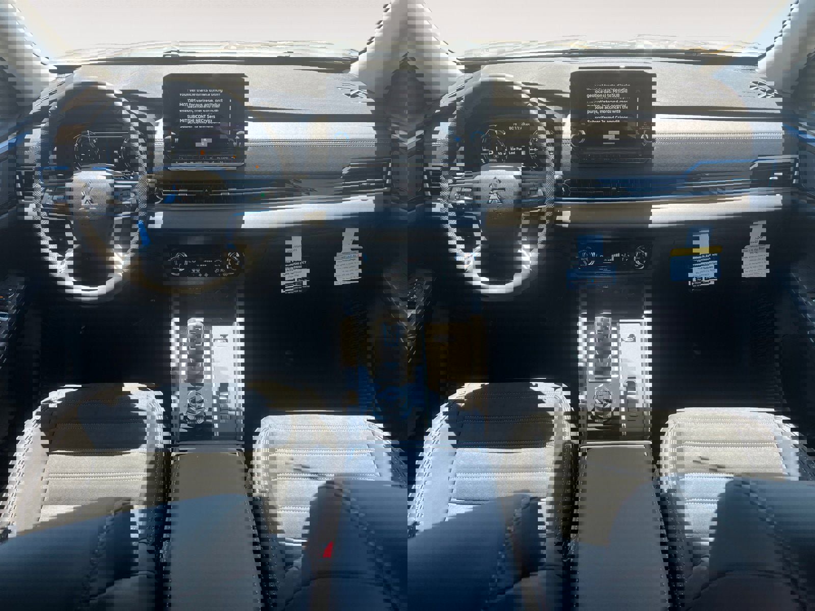 New 2025 Mitsubishi Outlander SE image 10