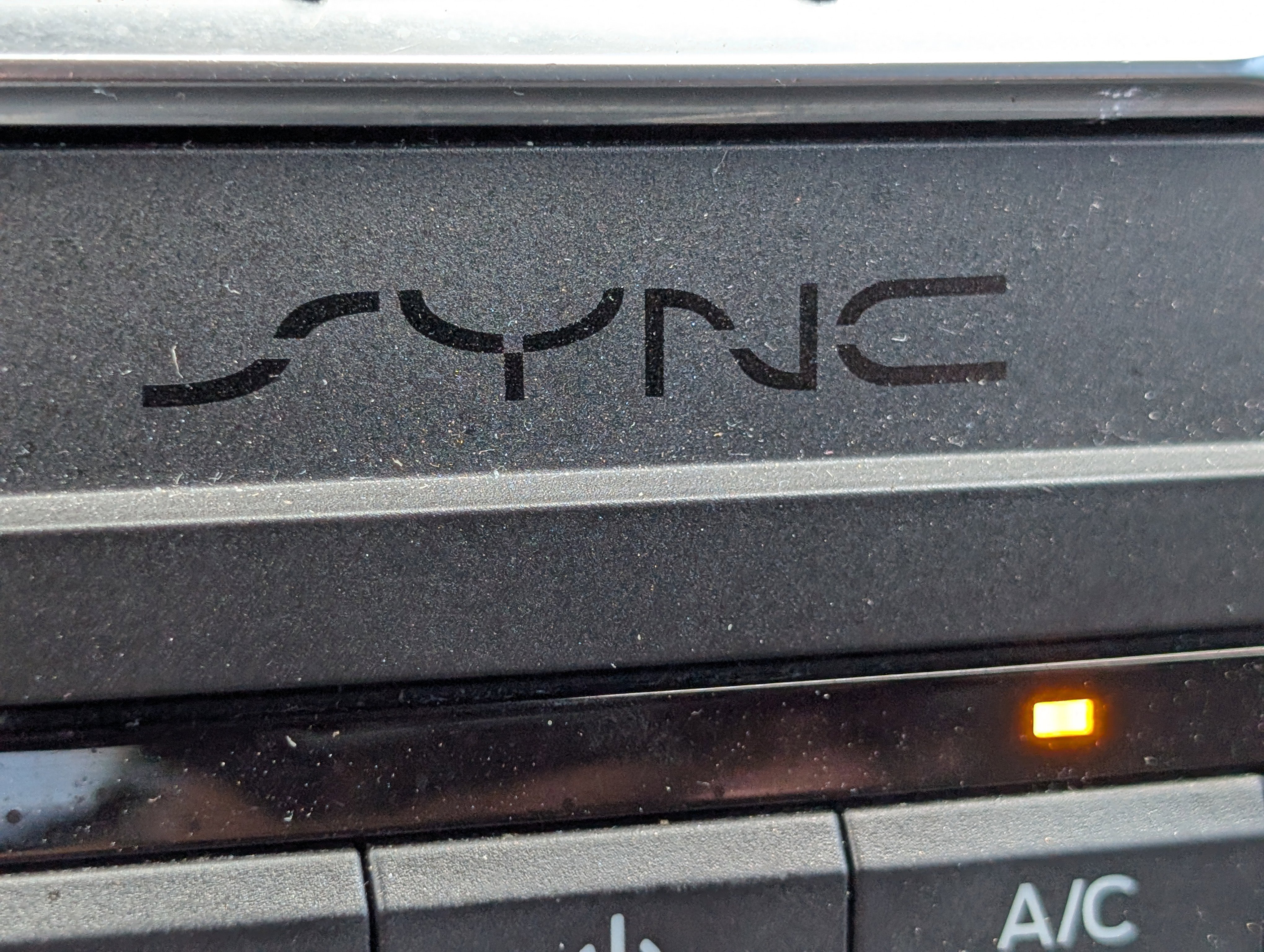 Used 2020 Ford Explorer XLT image 26