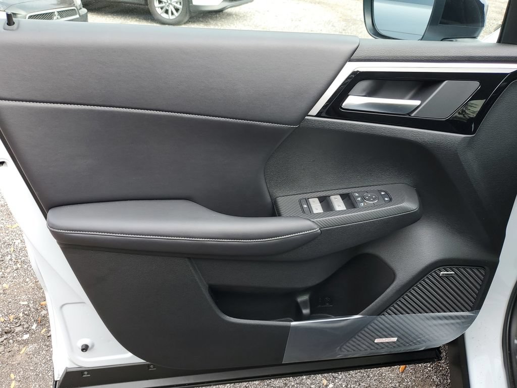 New 2026 Mitsubishi Outlander AWD image 18
