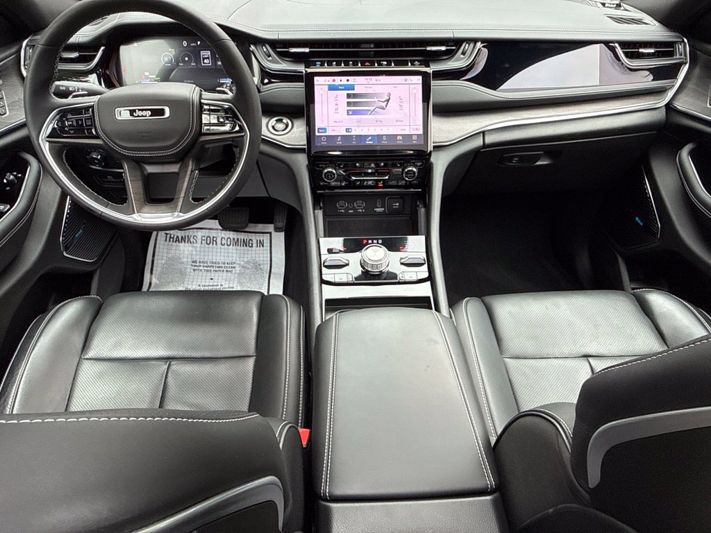 Used 2023 Jeep Grand Cherokee Overland w/ Luxury Tech Group IV AWD/4WD image 20