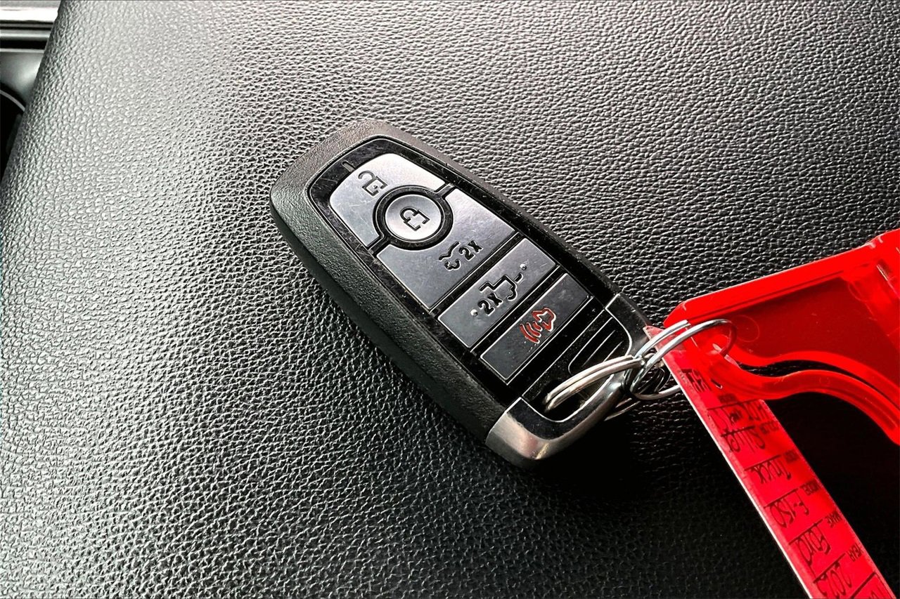 Used 2023 Ford F150 Lightning Lariat w/ Equipment Group 511A High image 32