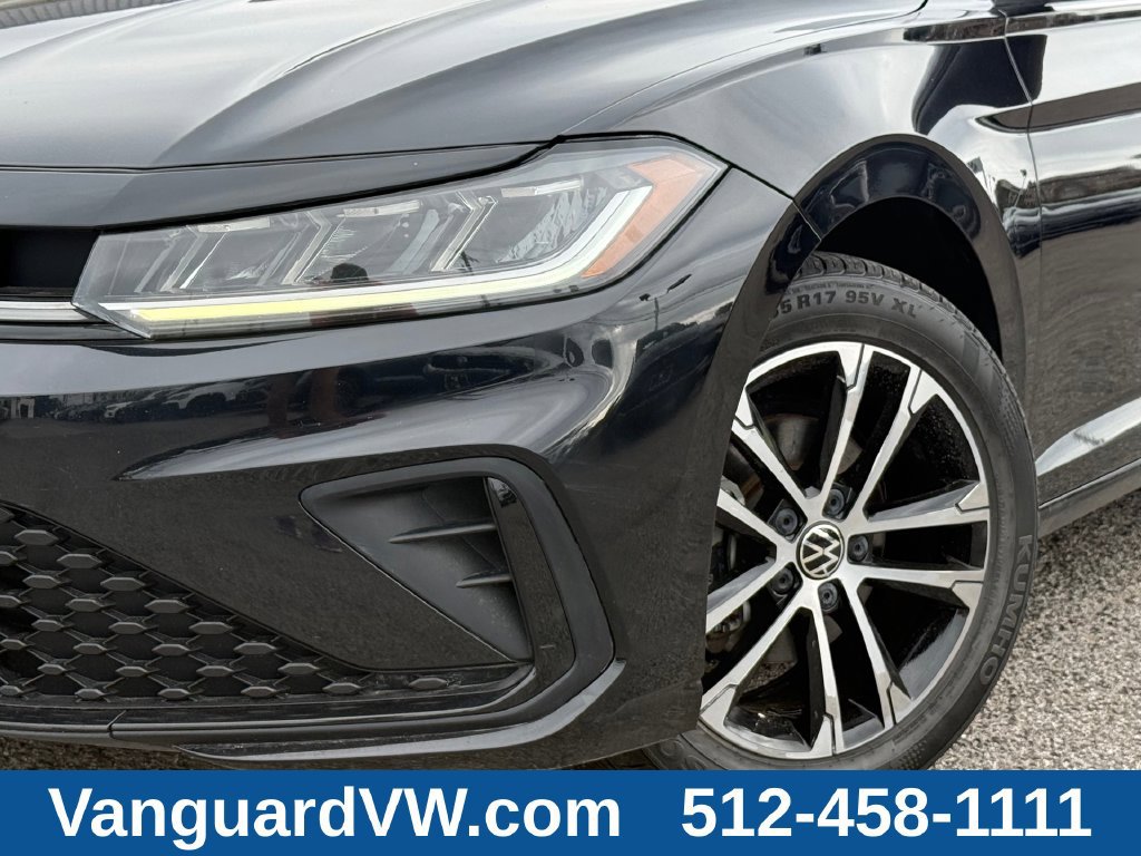 Used 2025 Volkswagen Jetta Sport FWD image 3