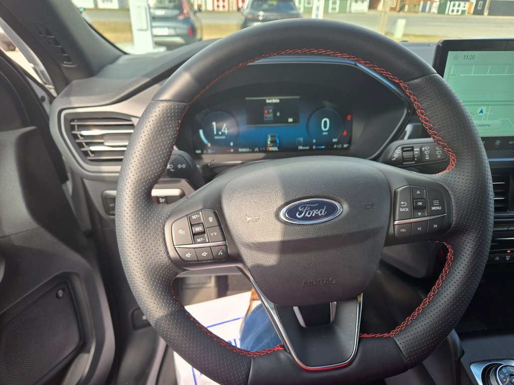 Used 2025 Ford Escape ST-Line Select w/ Tech Pack #2 image 10