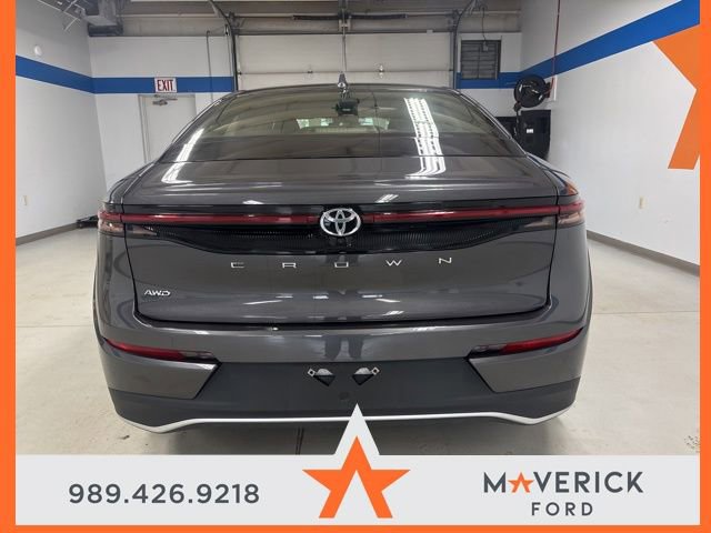 Used 2023 Toyota Crown XLE image 6