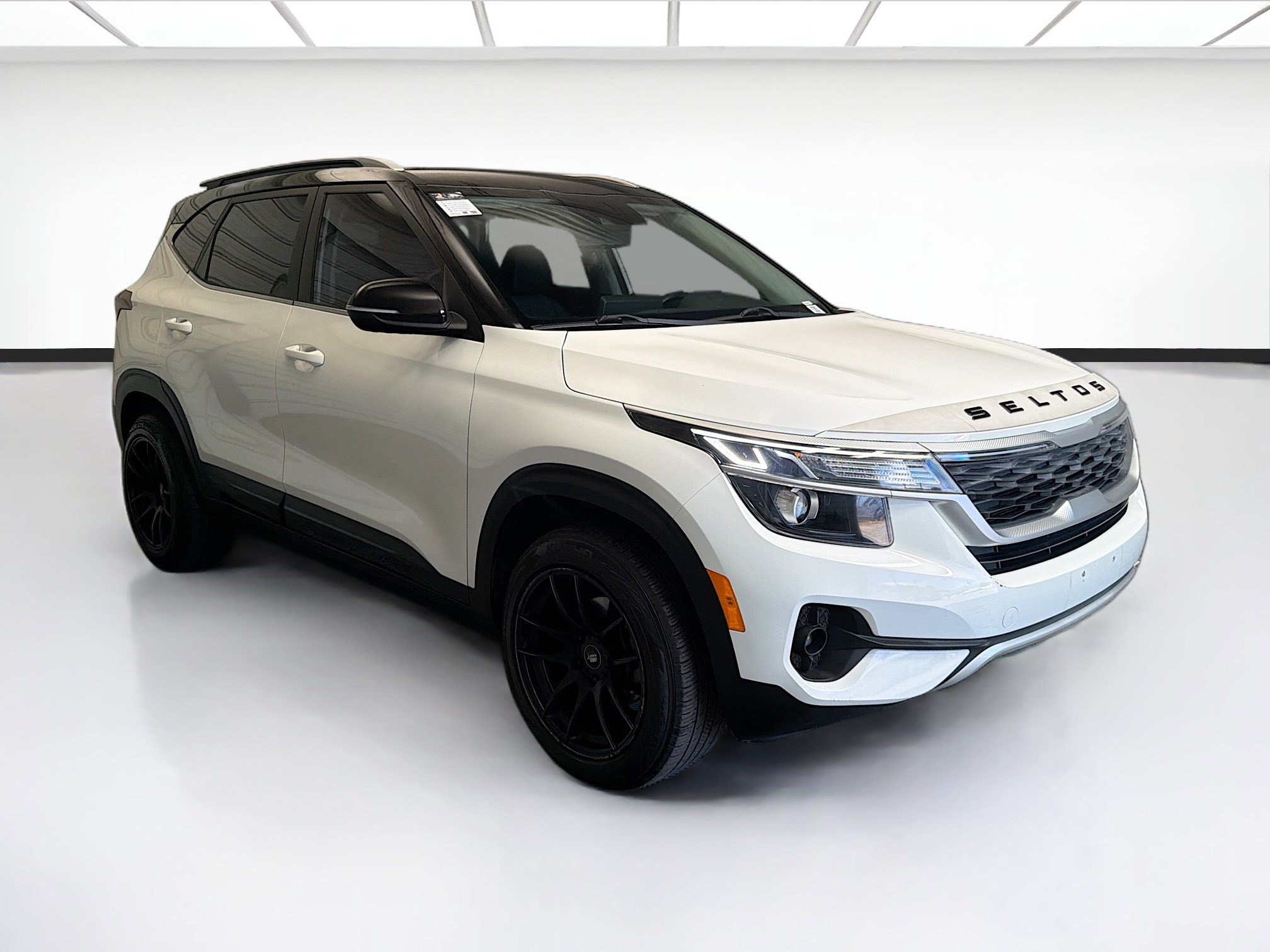 Used 2021 Kia Seltos S FWD image 3