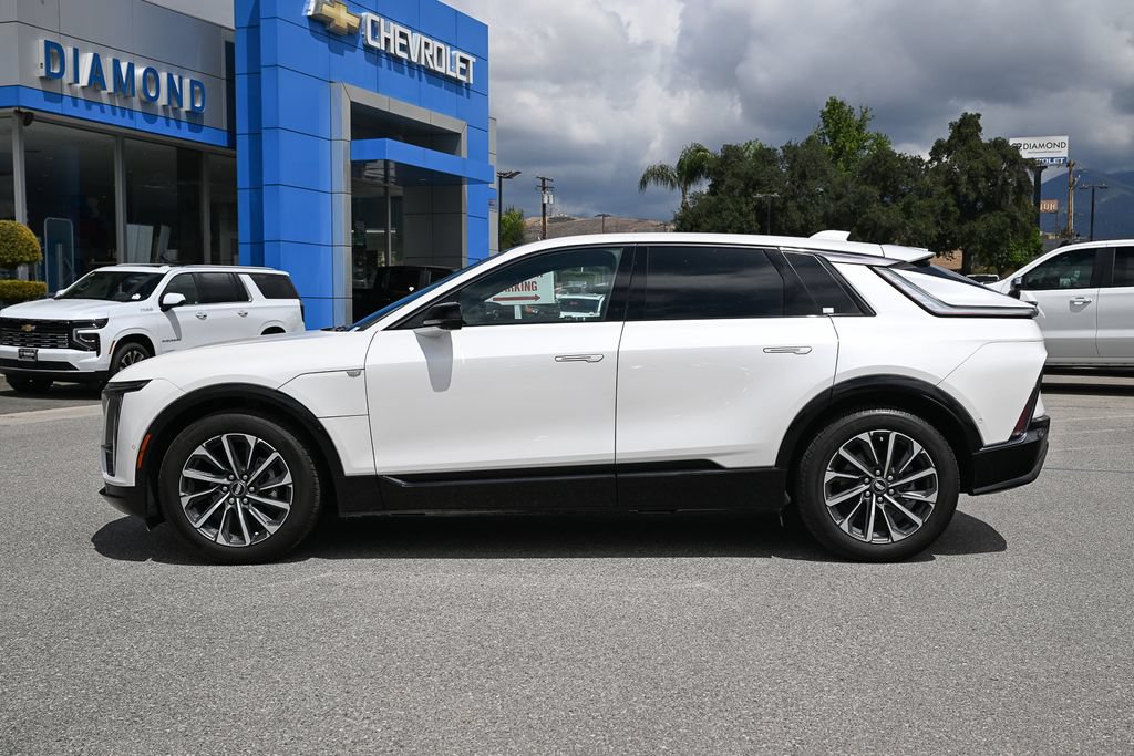 Used 2024 Cadillac Lyriq Sport RWD image 7
