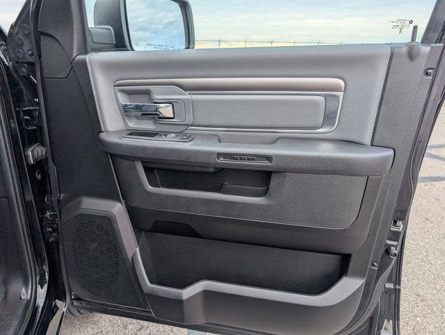 Used 2024 RAM 1500 Classic SLT image 5