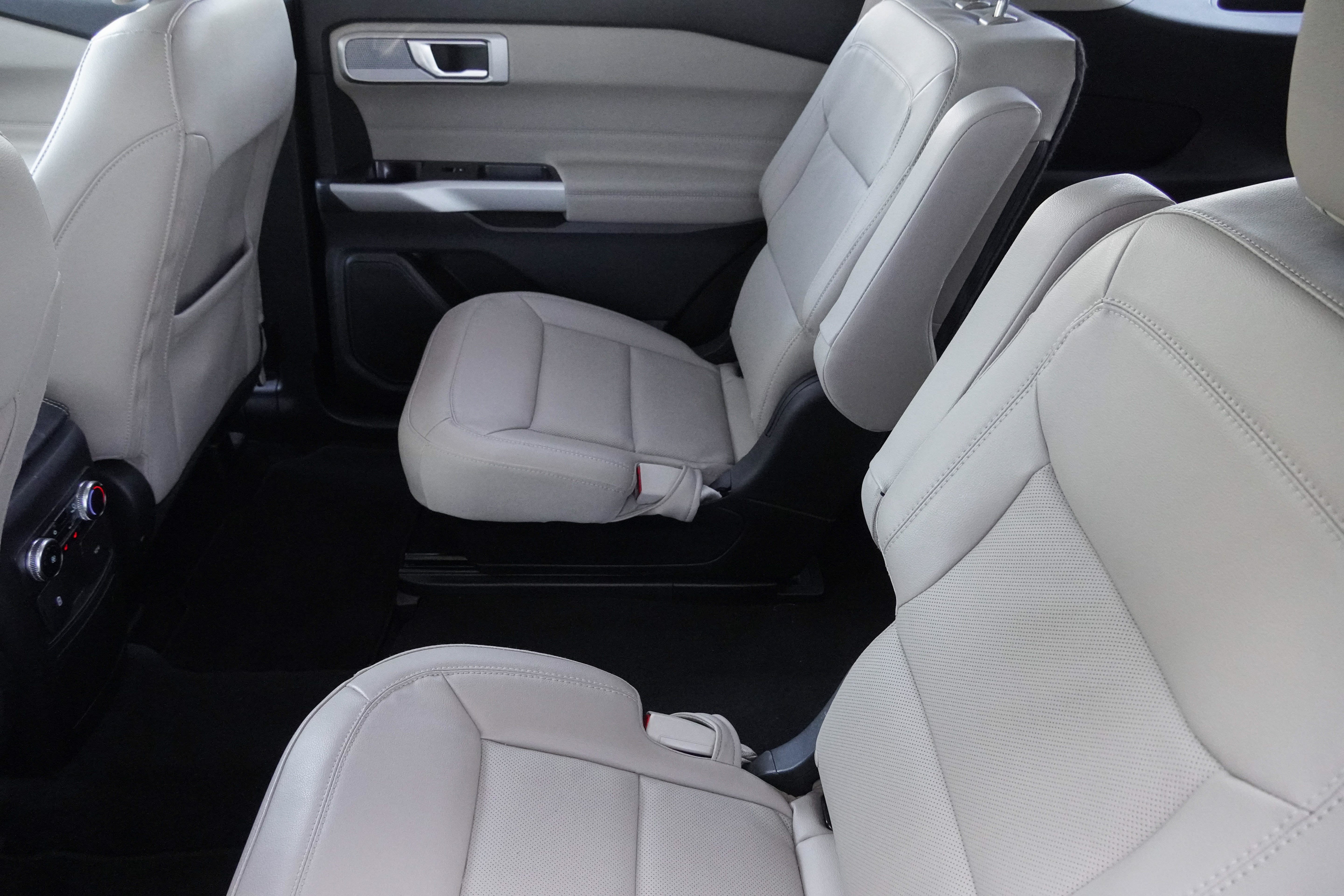 Used 2024 Ford Explorer Limited RWD image 35