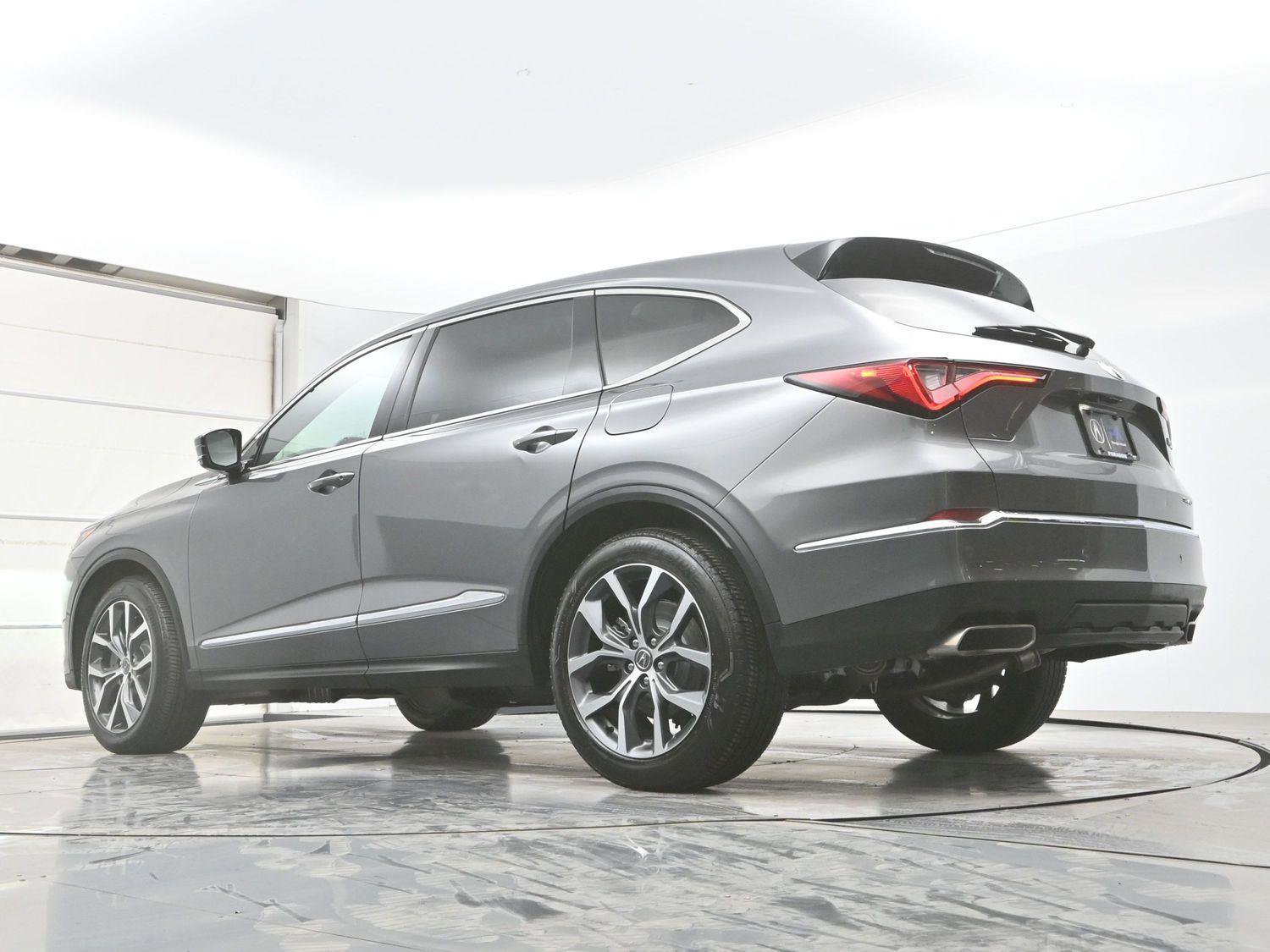 Used 2024 Acura MDX SH-AWD w/ Technology Package image 36