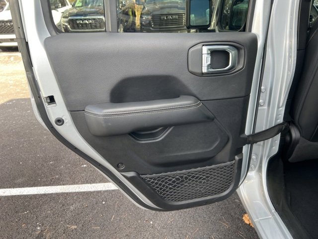 Used 2023 Jeep Wrangler Unlimited Sahara image 21