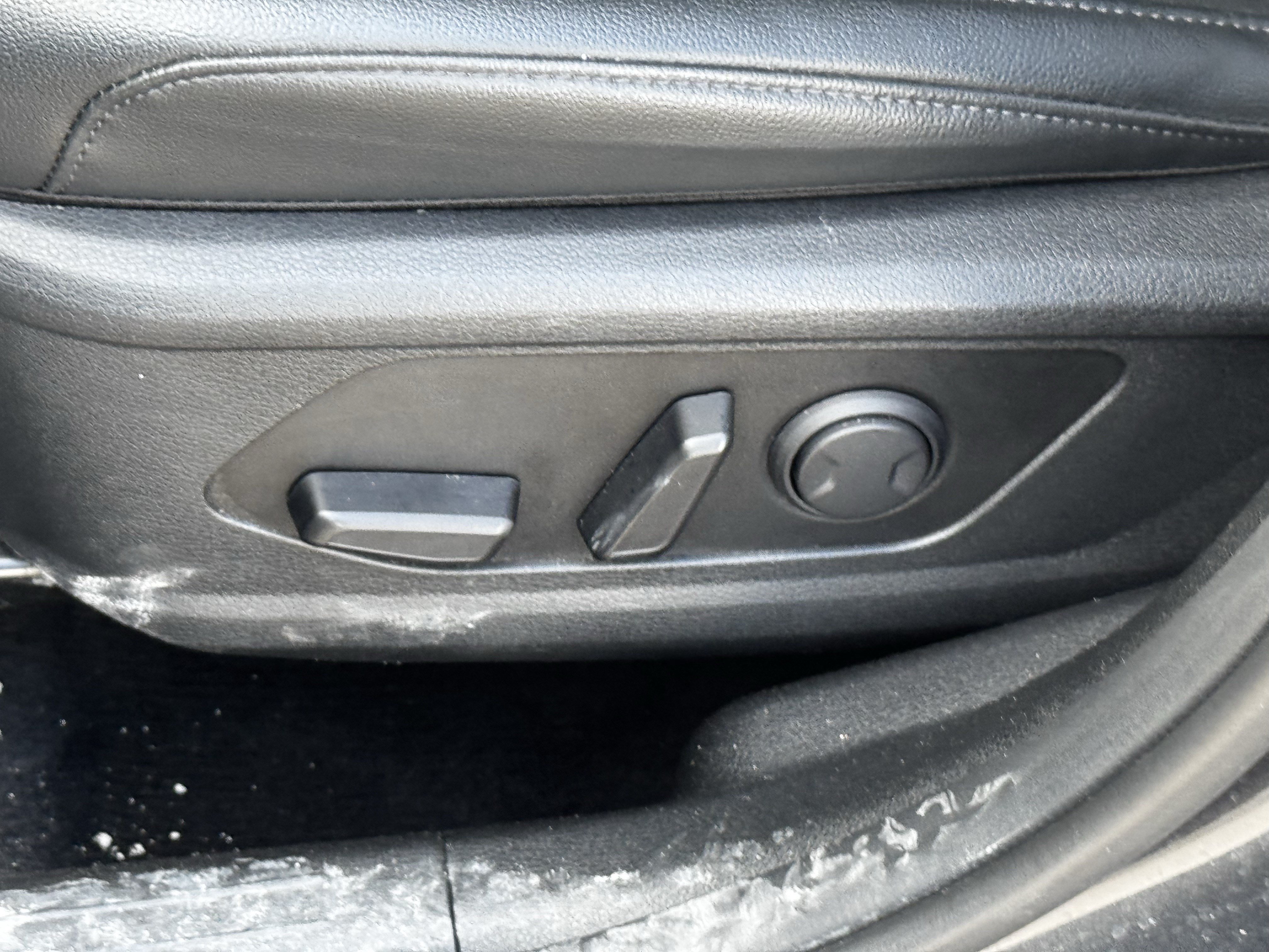 Used 2025 Kia Sportage EX FWD image 24