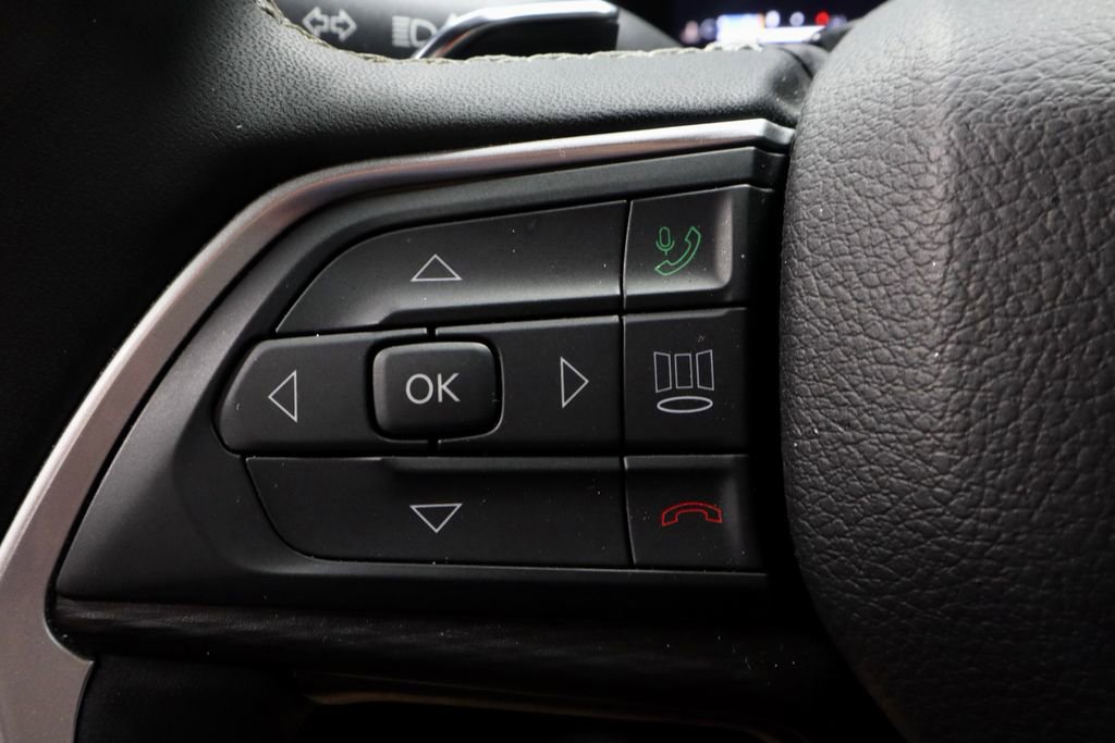 Used 2024 Jeep Grand Cherokee Altitude image 28