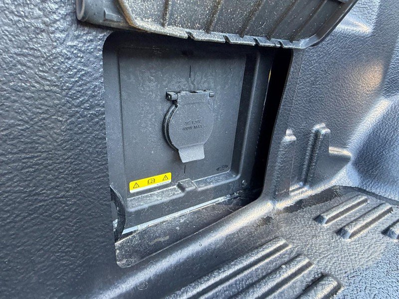 Used 2025 Ford F150 Lariat AWD/4WD image 15