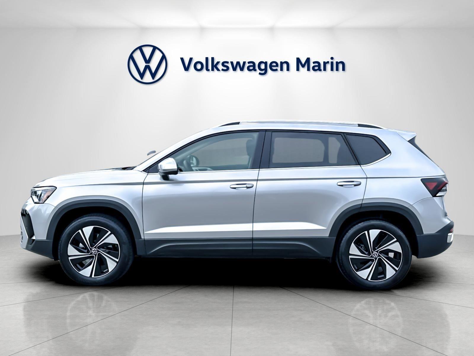 New 2026 Volkswagen Taos SE image 2