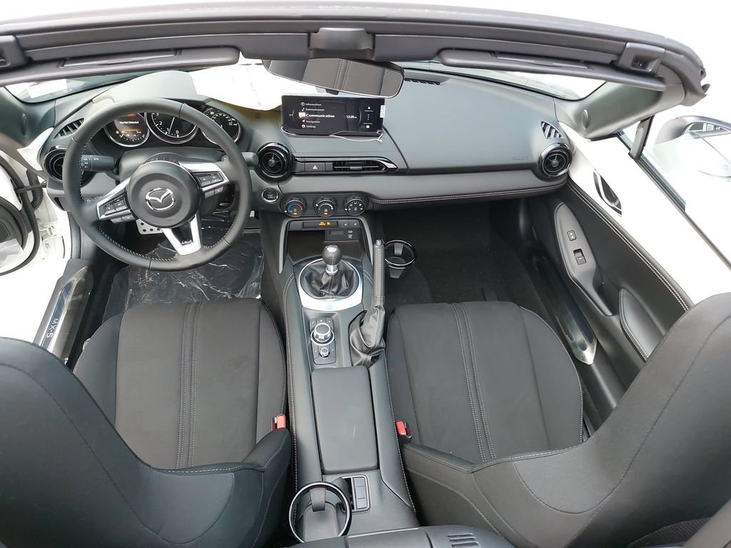 New 2026 MAZDA MX-5 Miata Club w/ Interior Package RWD image 9