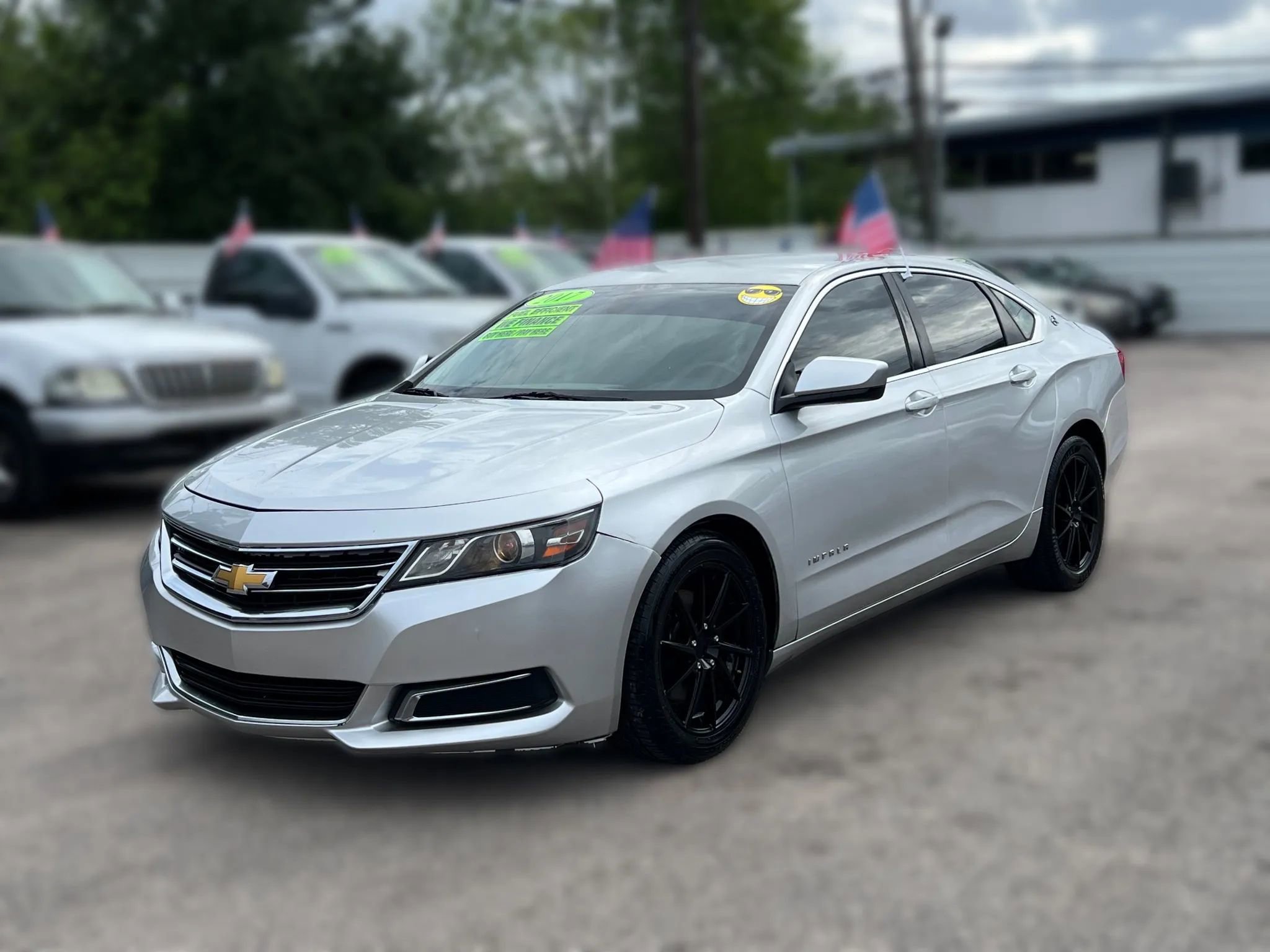 Used 2017 Chevrolet Impala LT FWD image 1