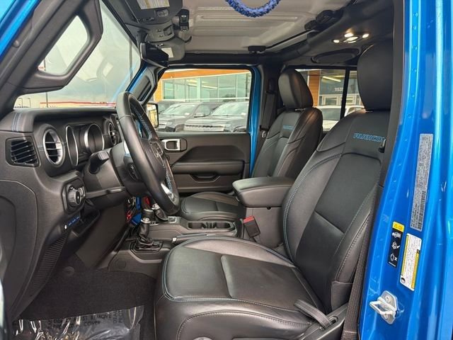 Used 2022 Jeep Wrangler Unlimited Rubicon 4xe w/ Cold Weather Group AWD/4WD image 23