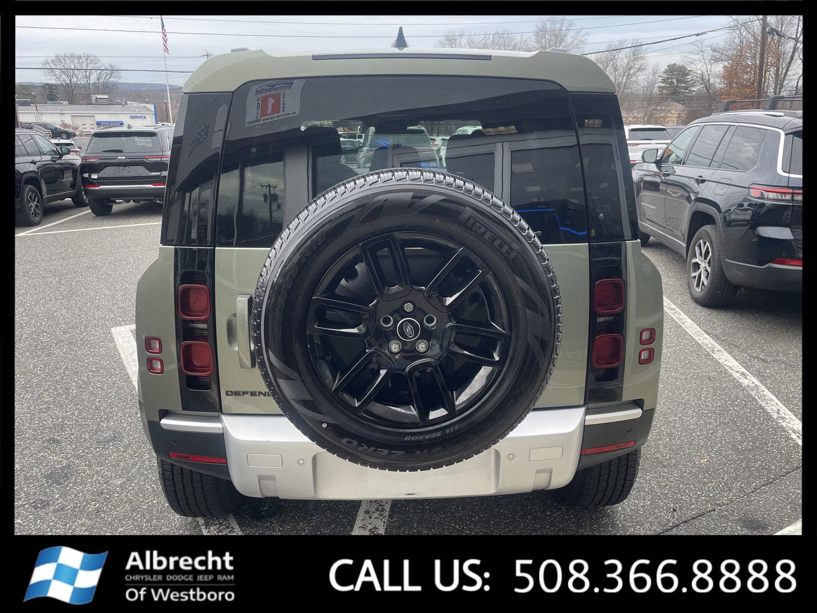 Used 2025 Land Rover Defender 110 S image 4