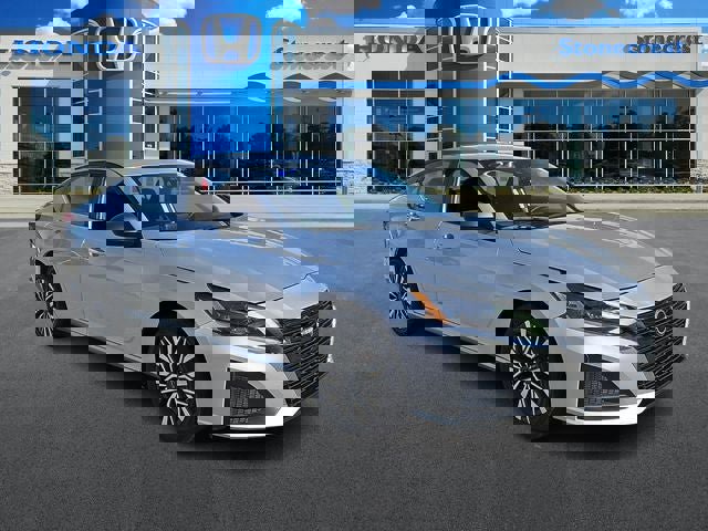 Used 2024 Nissan Altima 2.5 SV