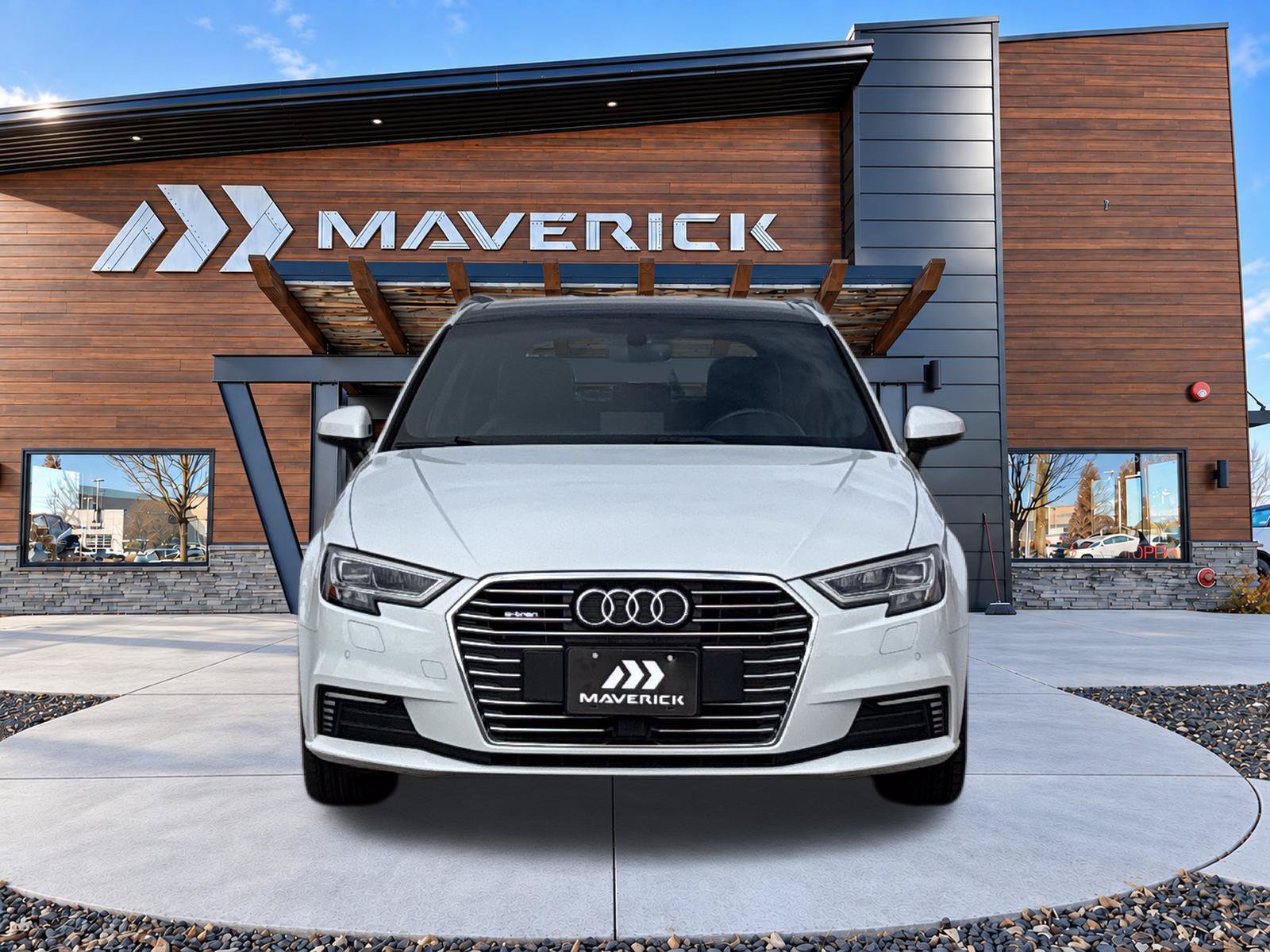 Used 2018 Audi A3 e-tron Premium Plus w/ Technology Package FWD image 2