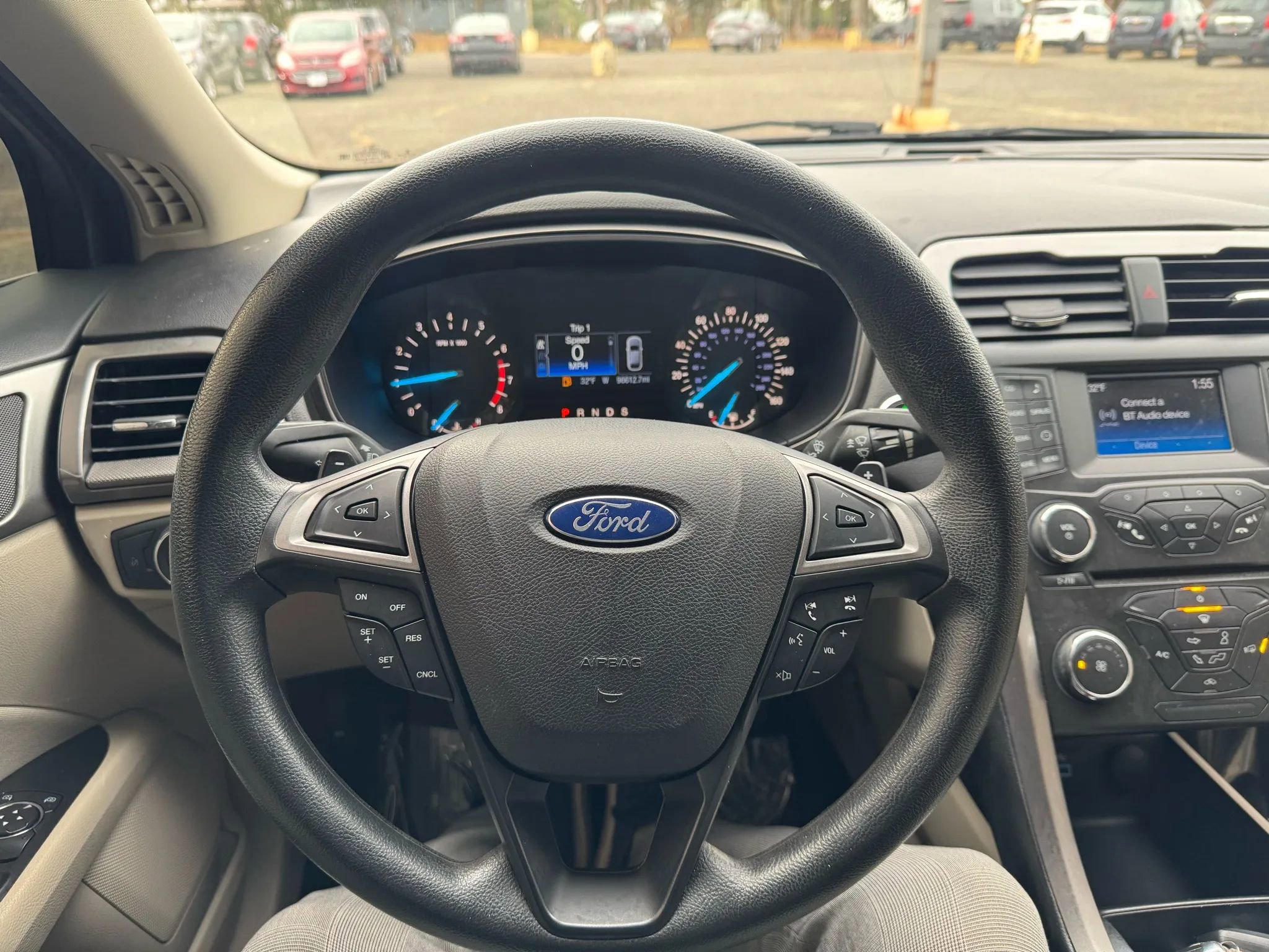 Used 2017 Ford Fusion SE image 33