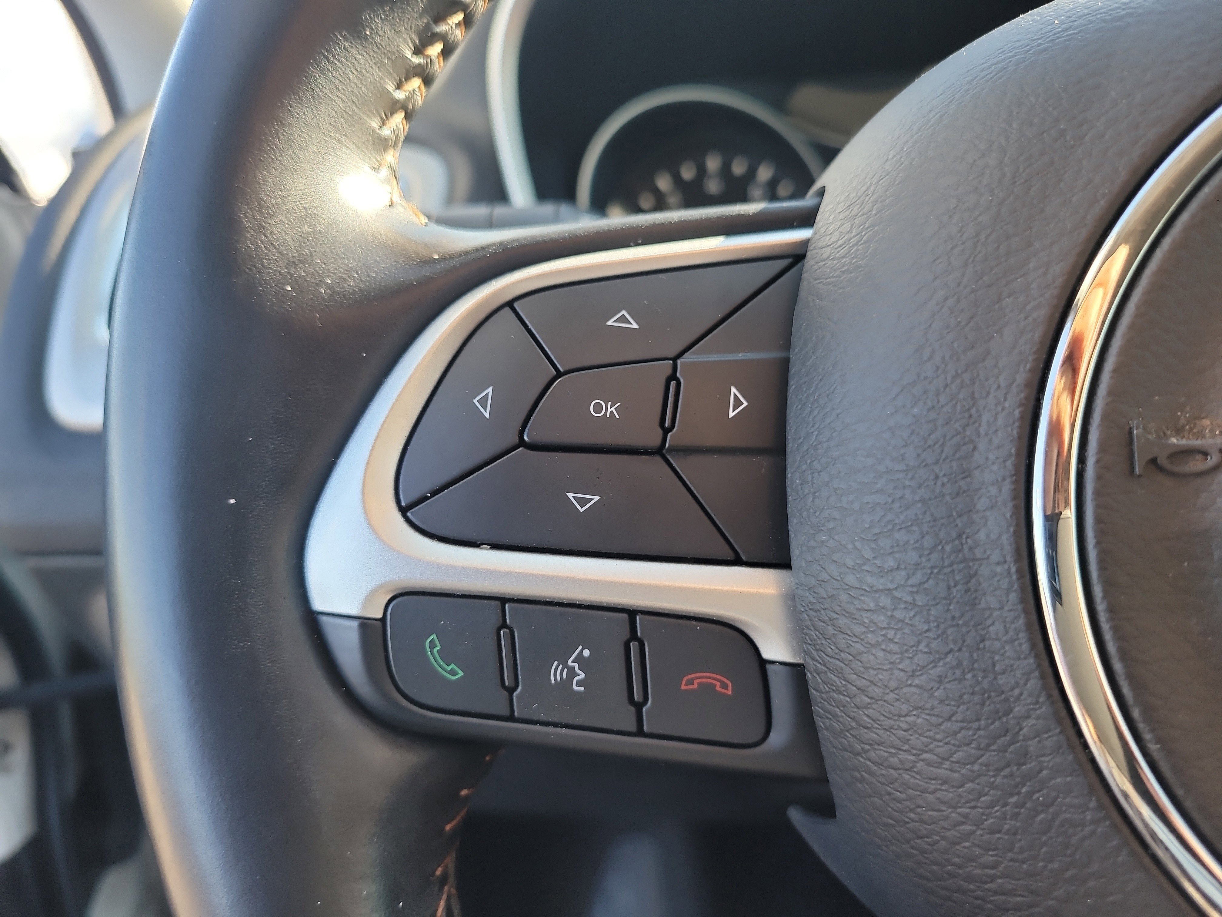 Used 2020 Jeep Compass Latitude FWD image 26