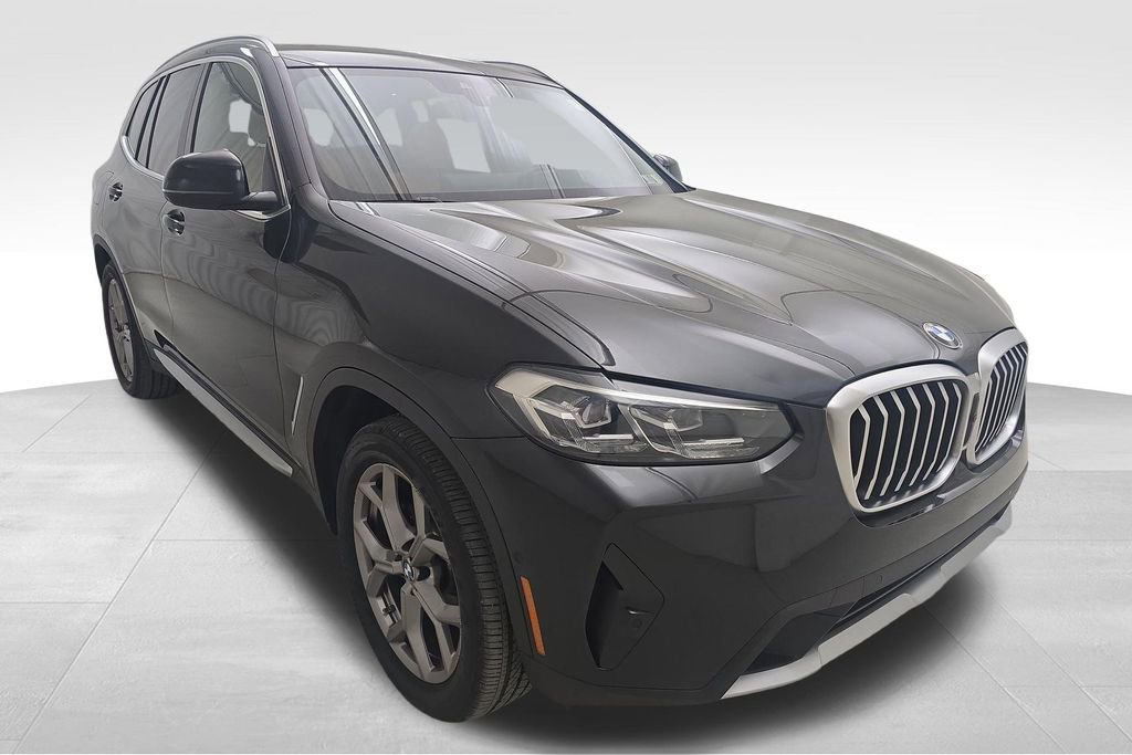 Used 2022 BMW X3 xDrive30i w/ Premium Package AWD/4WD image 2