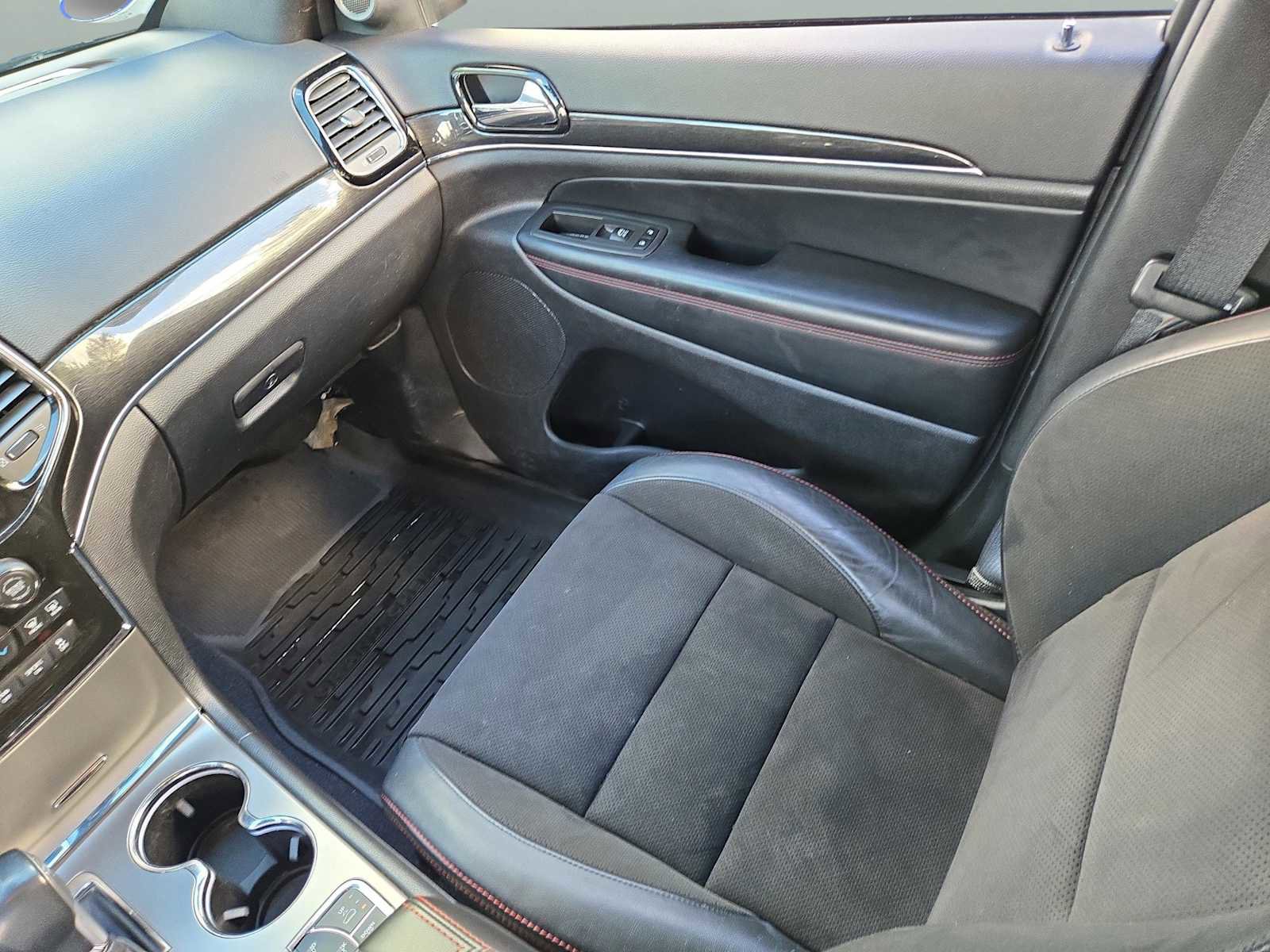 Used 2021 Jeep Grand Cherokee Trailhawk w/ Premium Lighting Group image 14