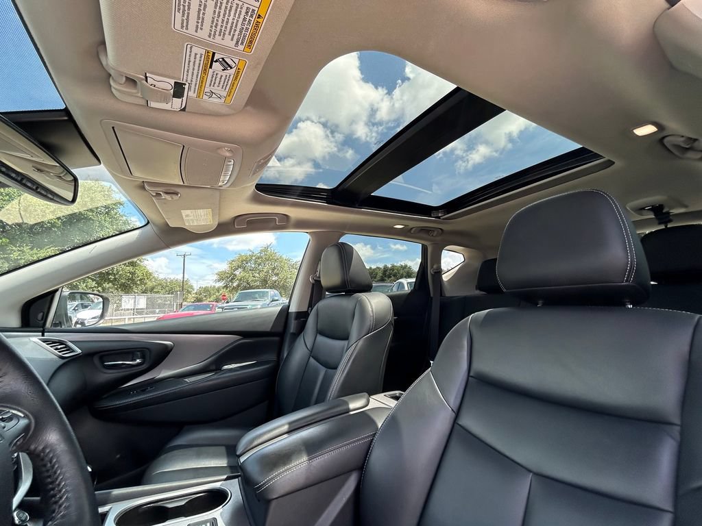 Used 2020 Nissan Murano SV w/ Premium Package FWD image 12