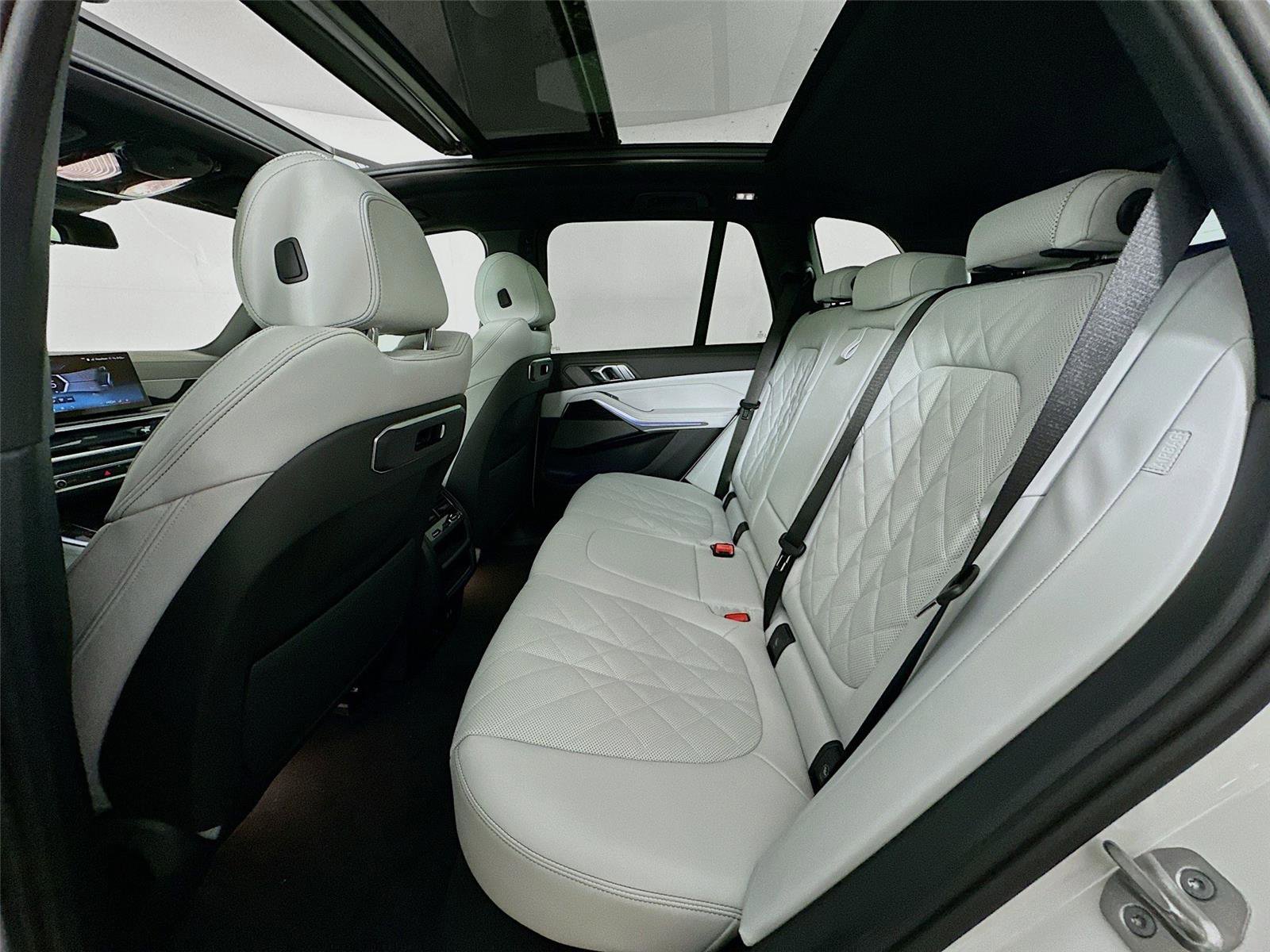 New 2026 BMW X5 xDrive40i w/ M Sport Package image 26