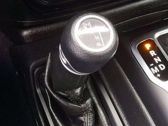 Used 2022 Jeep Wrangler Unlimited Sport w/ Sun And Sound Package AWD/4WD image 24