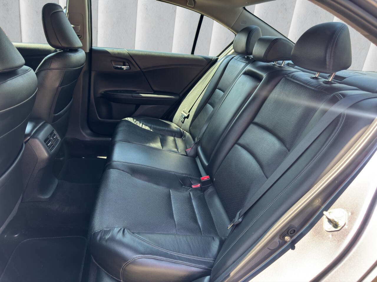 Used 2016 Honda Accord EX-L image 11