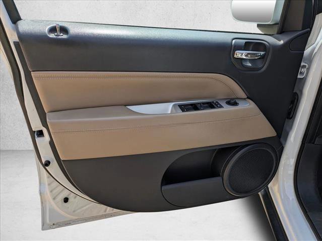 Used 2015 Jeep Compass High Altitude image 7