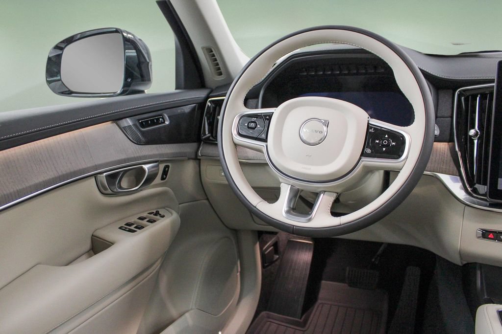 Used 2026 Volvo XC90 B6 Ultra w/ Protection Package Premier AWD/4WD image 27