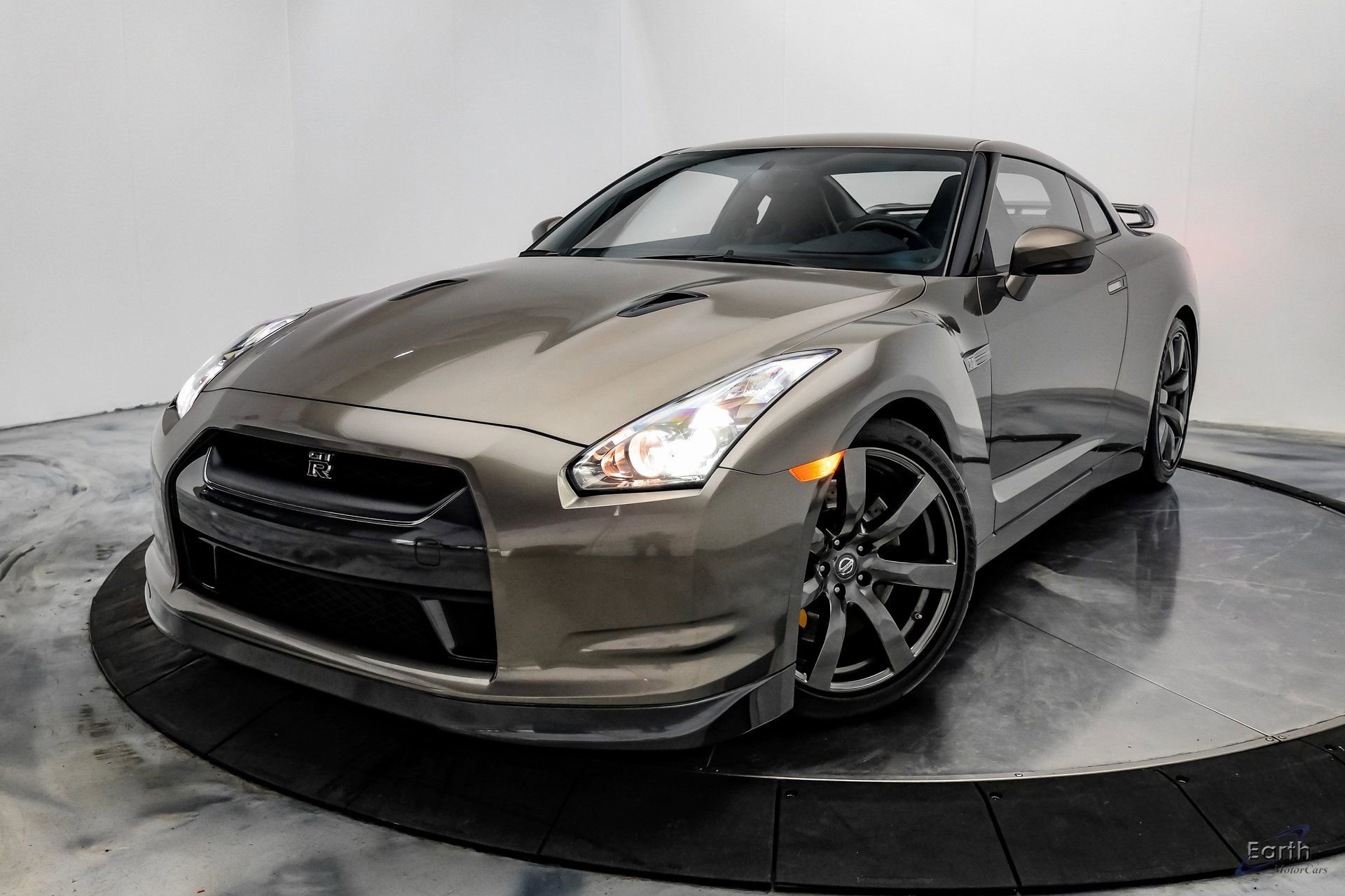 Used 2009 Nissan GT-R Premium image 5