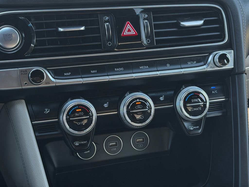 Used 2023 Genesis G70 2.0T RWD image 14