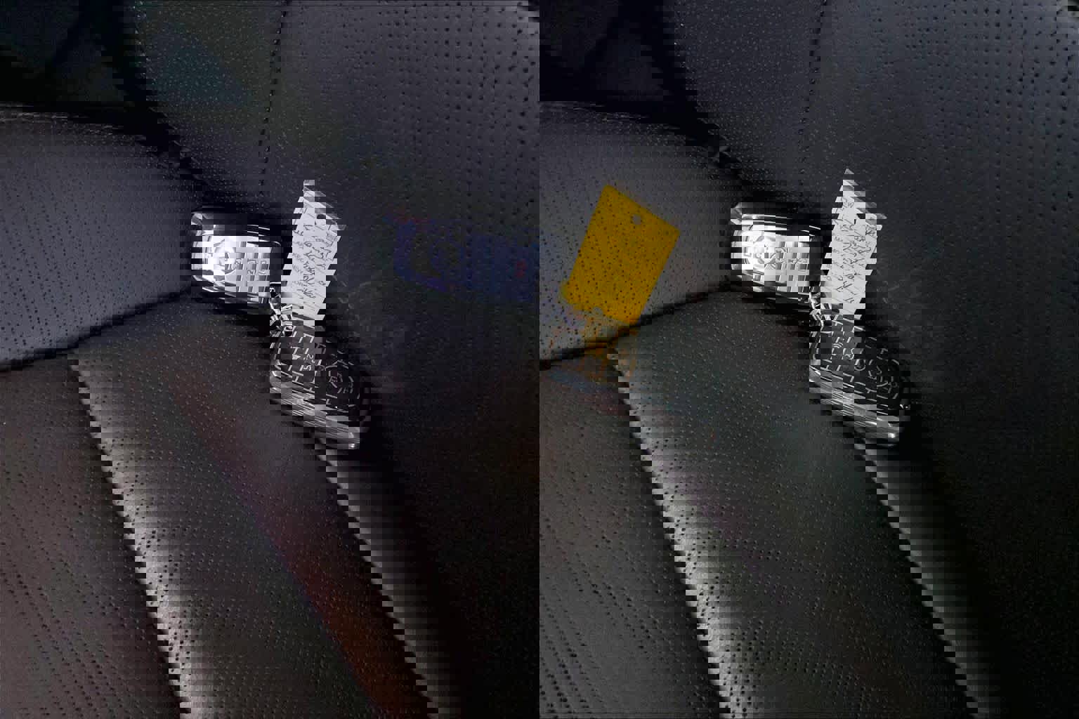 Used 2025 Ford Explorer Platinum image 13