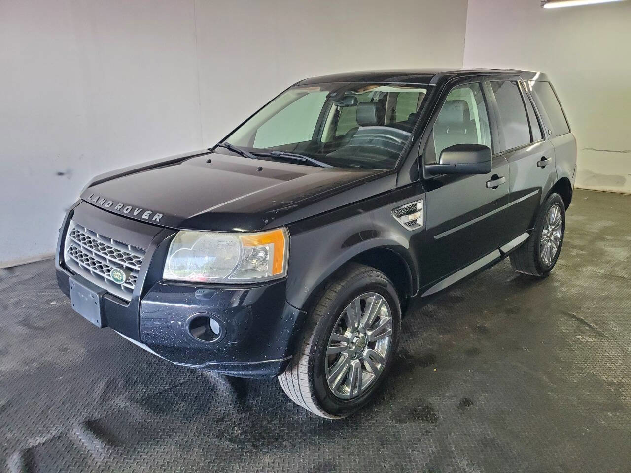 Used 2010 Land Rover LR2 HSE image 1