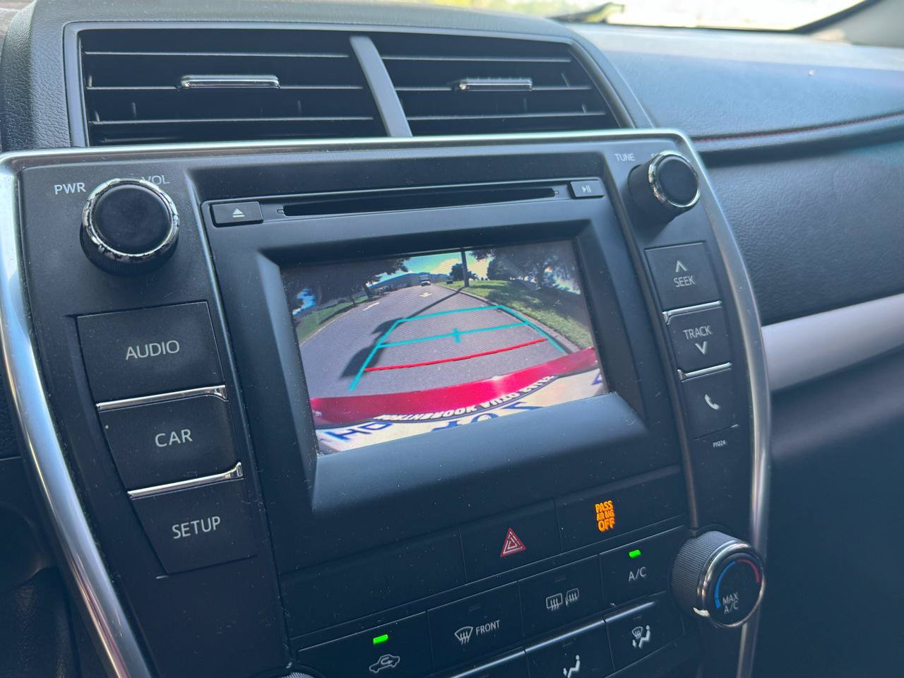 Used 2016 Toyota Camry SE FWD image 23