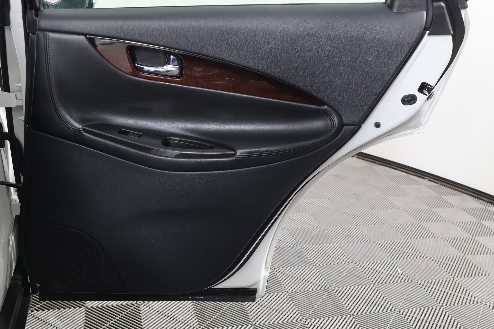 Used 2017 INFINITI QX50 Base image 42