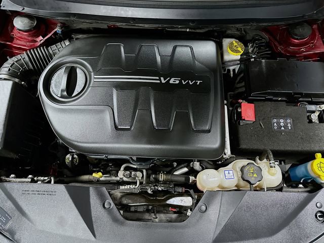 Used 2019 Jeep Cherokee Trailhawk w/ Cold Weather Group image 28