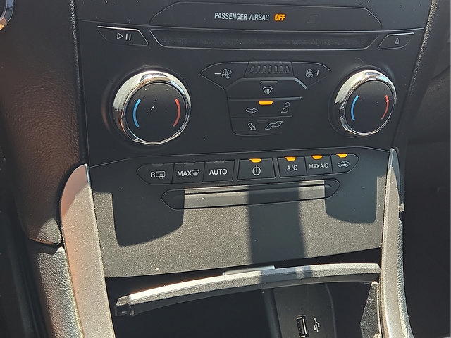 Used 2018 Ford Edge SEL w/ Class II Trailer Tow Package FWD image 14