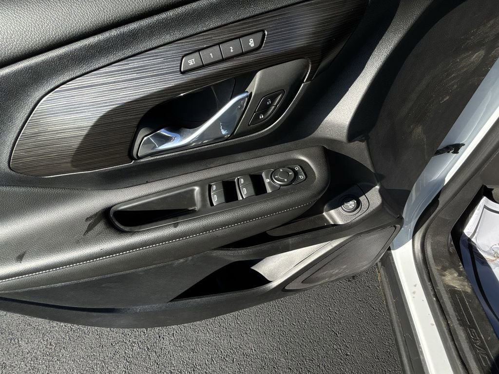 Used 2023 GMC Terrain SLT image 19