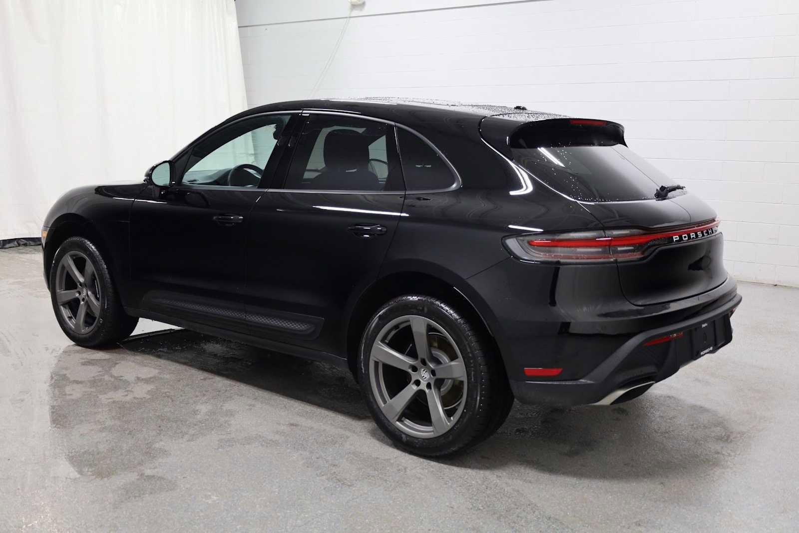 New 2026 Porsche Macan image 3