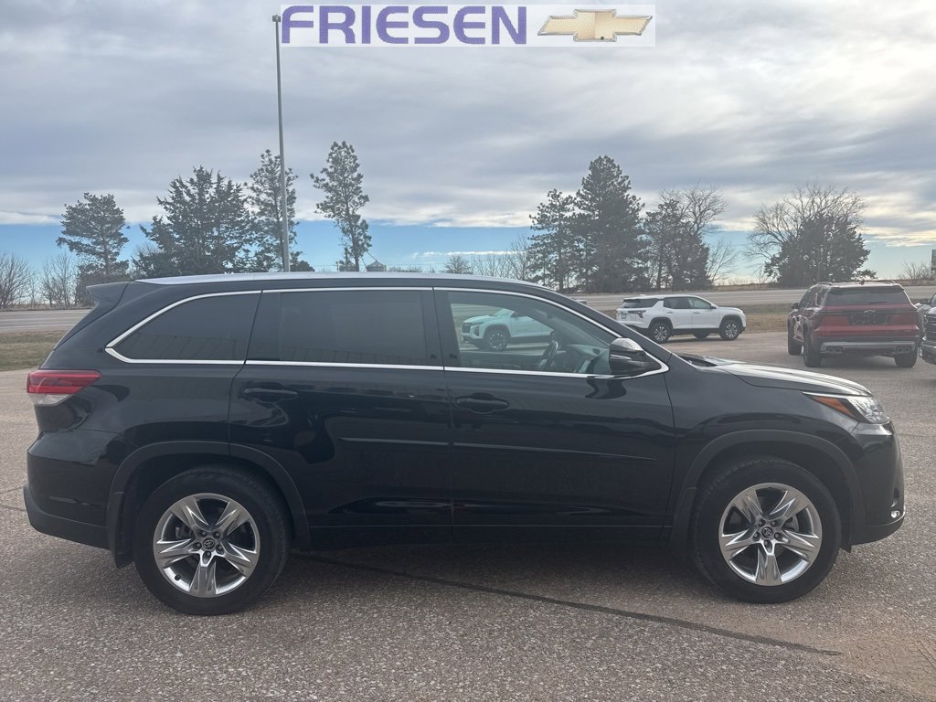 Used 2018 Toyota Highlander Limited w/ Protection Package #3 image 6