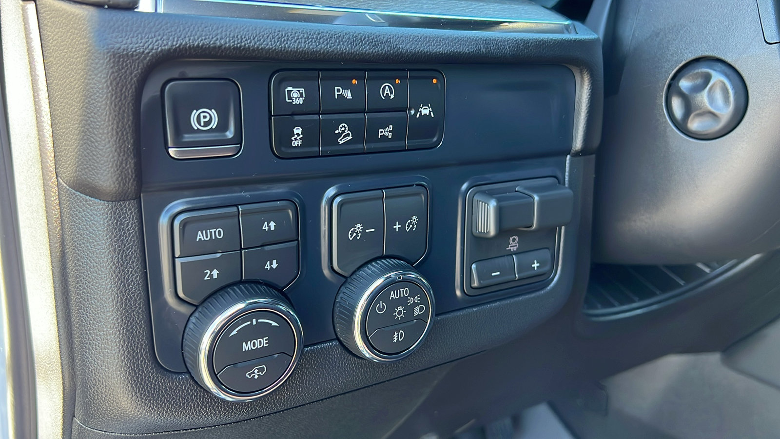 New 2026 Chevrolet Suburban High Country w/ LPO, Get Active Package image 33