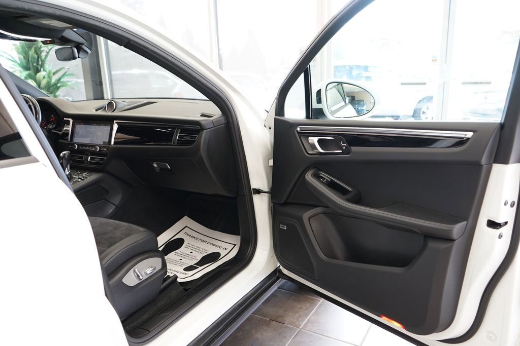 Used 2019 Porsche Macan image 45