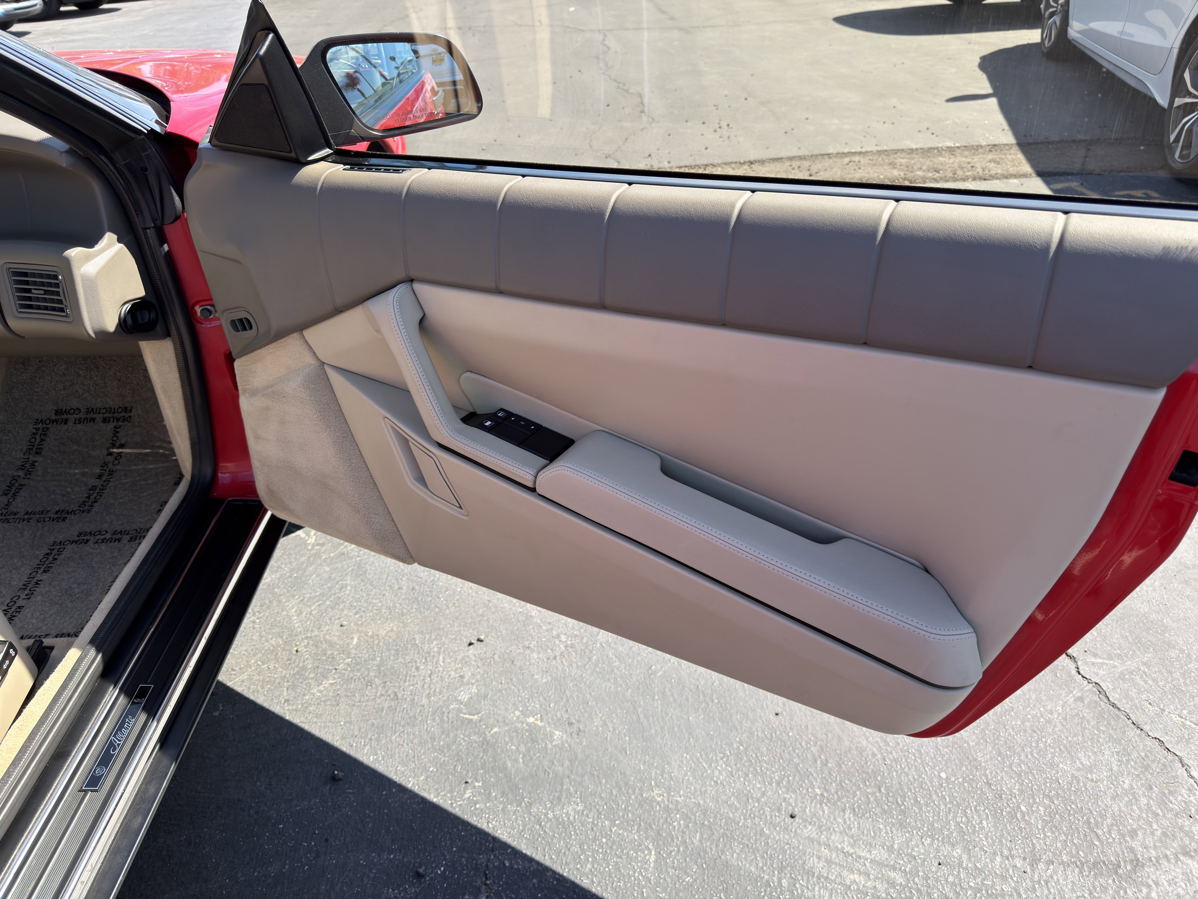 Used 1993 Cadillac Allante image 12