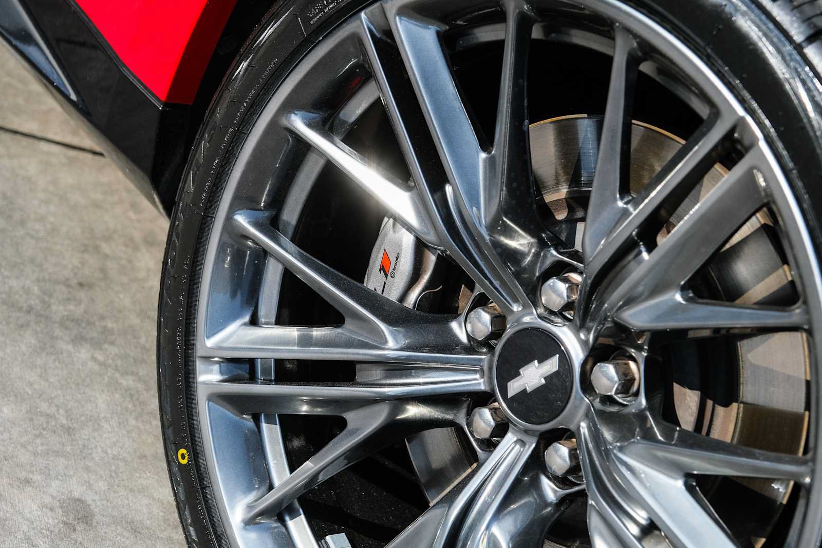 Used 2019 Chevrolet Camaro ZL1 RWD image 22